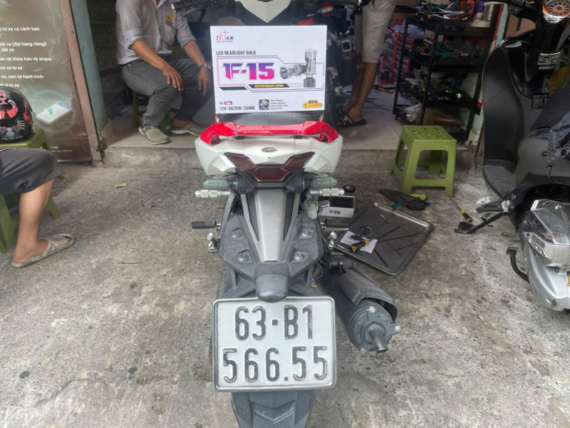 Độ đèn nâng cấp ánh sáng Bi Led Mini Titan Moto F15 cho xe Exciter 150